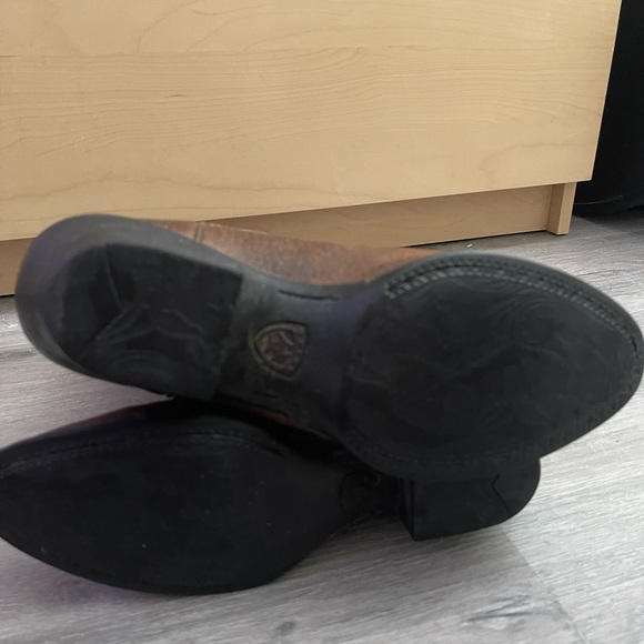 Ariat Western boots size 7 - Picture 5 of 8